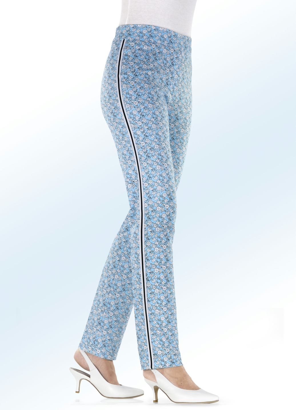 Hose mit aparter Floral-Dessinierung und effektvollem Zierband, Bleu-Weiss, Größe 52 von ELENA EDEN