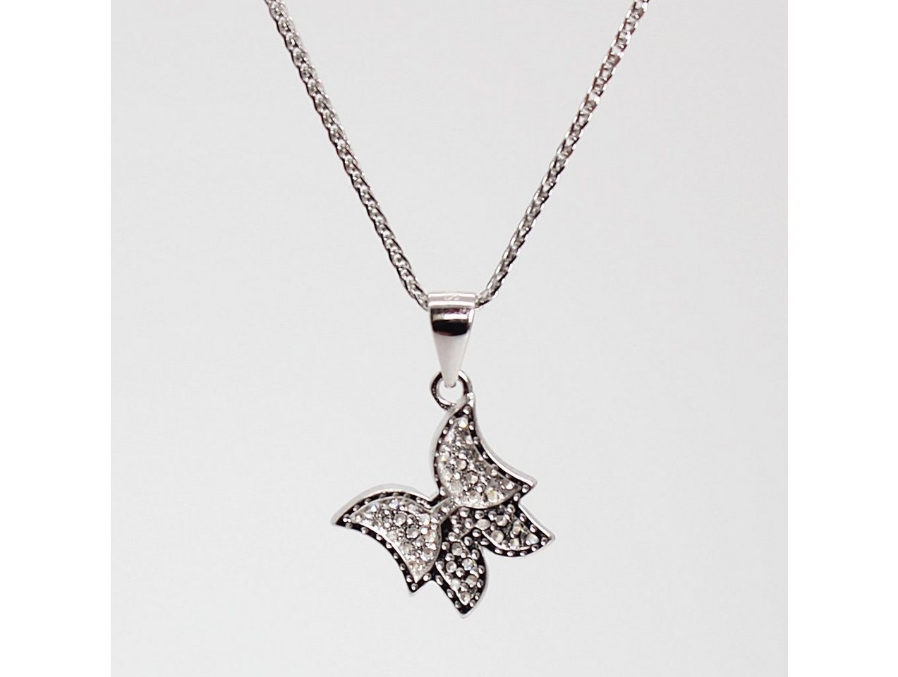 ELLAWIL Silberkette Kette mit Schmetterlings Anhänger Halskette Mädchen Butterfly (Kettenlänge 50 cm, Sterling Silber 925), inklusive Geschenkschachtel von ELLAWIL