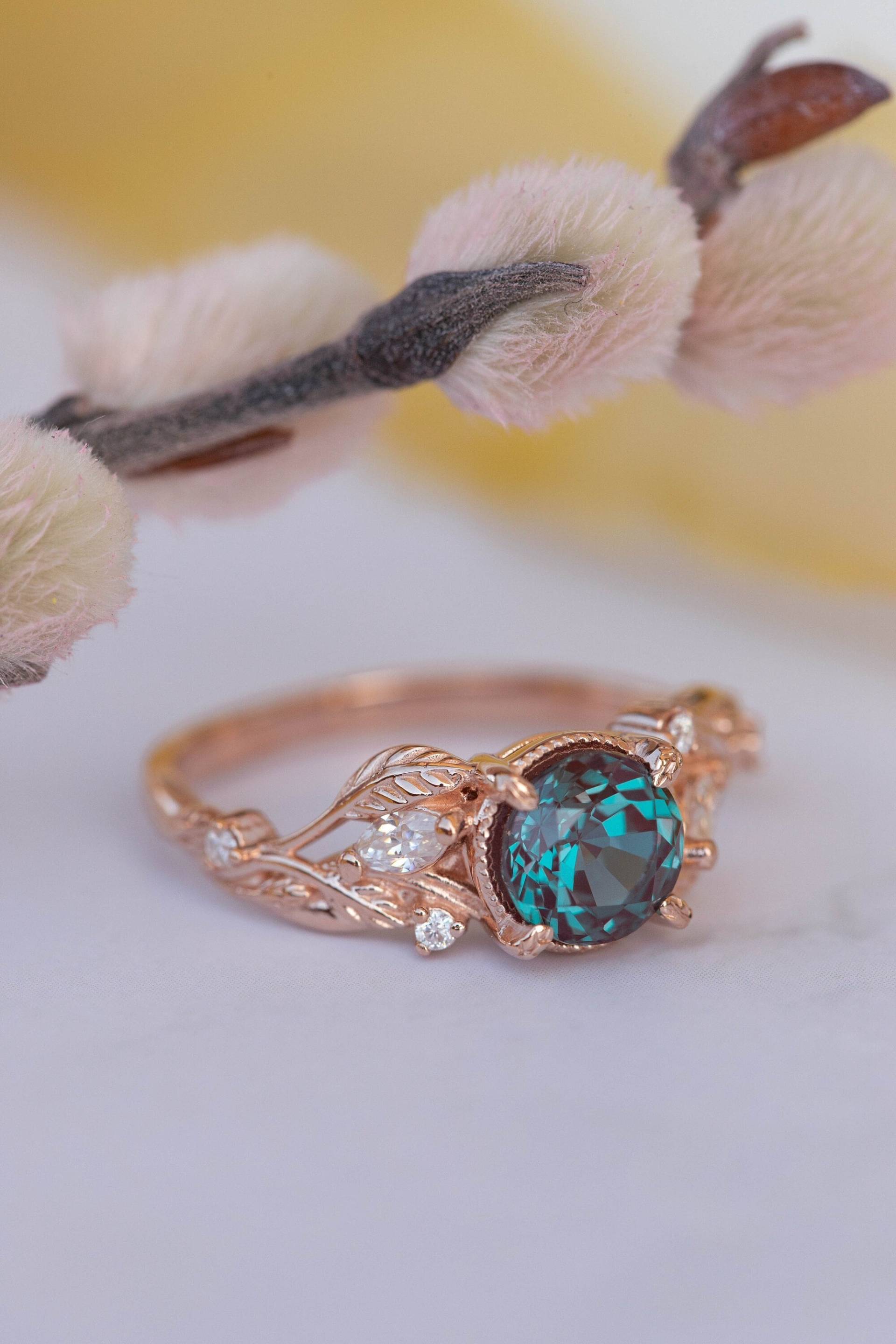 1 Karat Lab Alexandrit Verlobungsring Mit Marquise Diamanten Blätter, Natur Inspirierter Ring Für Braut, Rose Gold 14K Oder 18K von EdenGardenJewelry