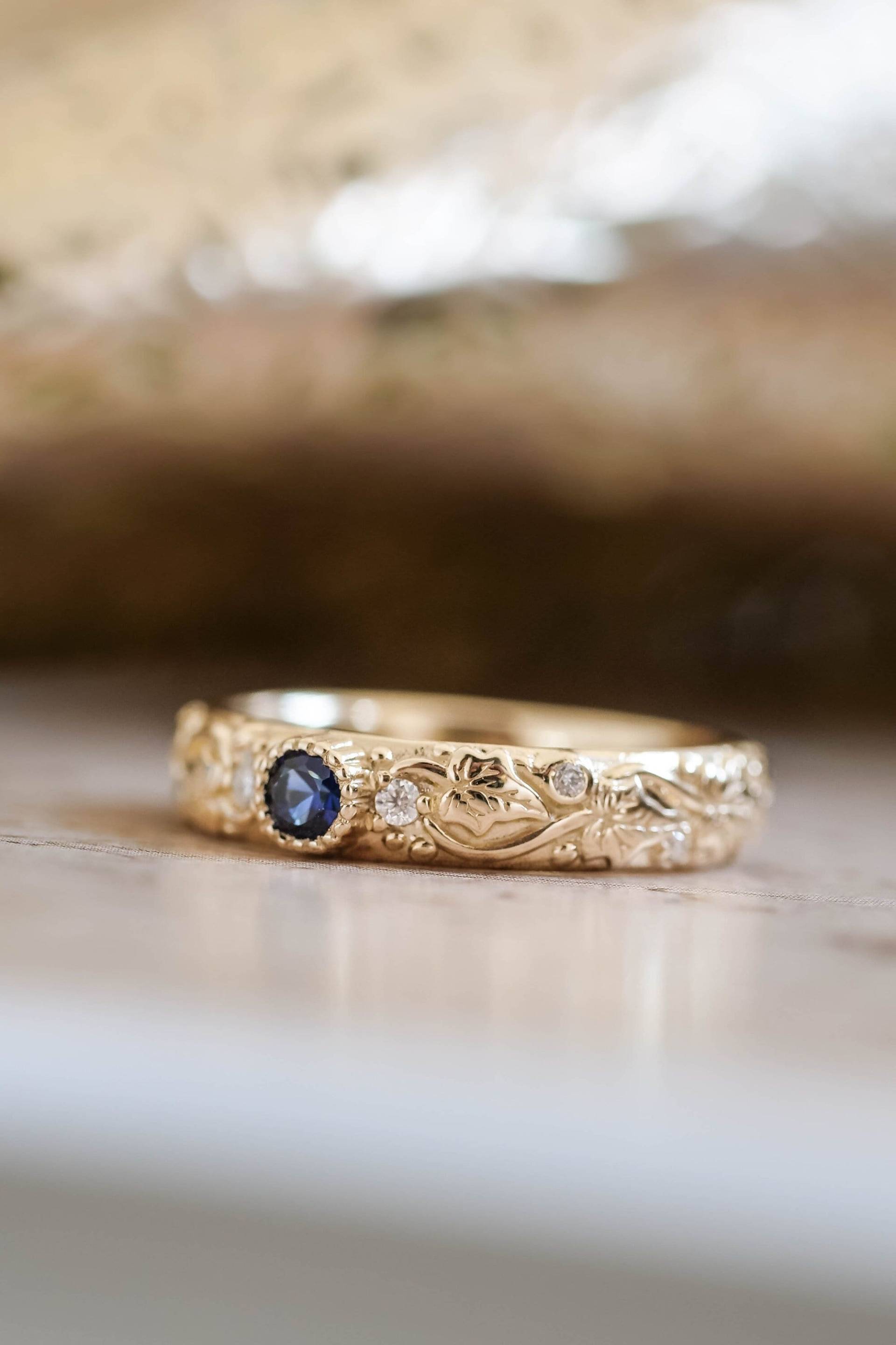 Elfen Ehering Mit Blättern Und Diamanten - Comfort Fit Ring, Efeublatt Echter Blauer Saphir Ring Für Frauen, 14K Oder 18K Gold von EdenGardenJewelry