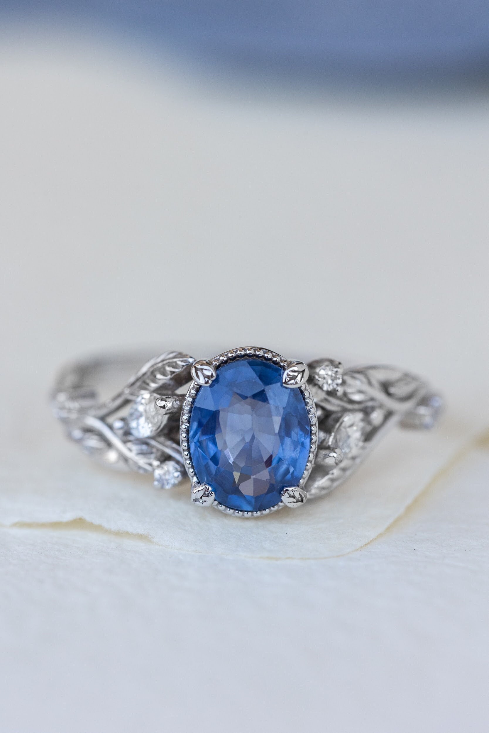 Natürlicher Wunderschöner Blauer Saphir Verlobungsring Mit Marquise Diamanten Blättern, Natur Inspirierter Ring Für Braut, Elfen 14K Oder 18K Gold von EdenGardenJewelry