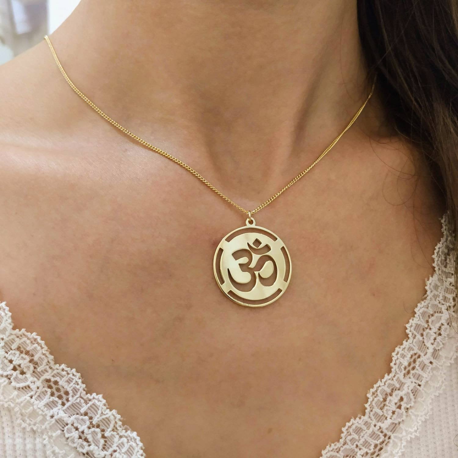Gold Om Halskette - Ohm Aum Anhänger Charm Yoga Meditation Geschenk Für Sie Männer von ElianaBridal