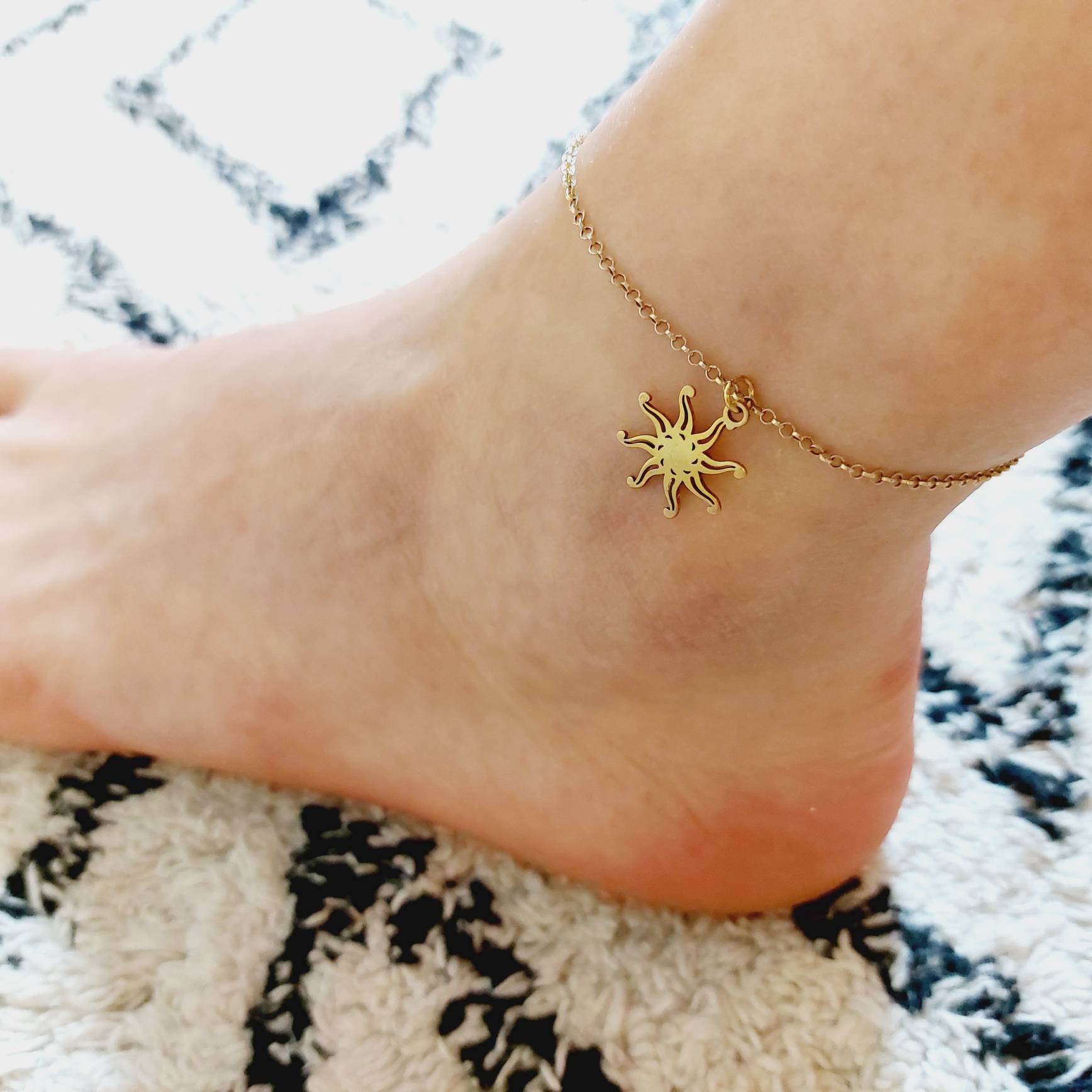 Sun Ankle - Sonnen Armband Gold Charm Fußkettchen Mit Sonne Anklet Für Frauen Sommer Schmuck Bein Tochter Geschenk Mädchen von ElianaBridal