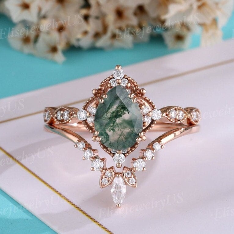 Vintage Moos Achat Verlobungsring Set Birnenform Grüner Edelstein Eheringe Frauen Moissanite Ring Einzigartige Marquise Diamant Versprechen Ring von EliseJewelryUS