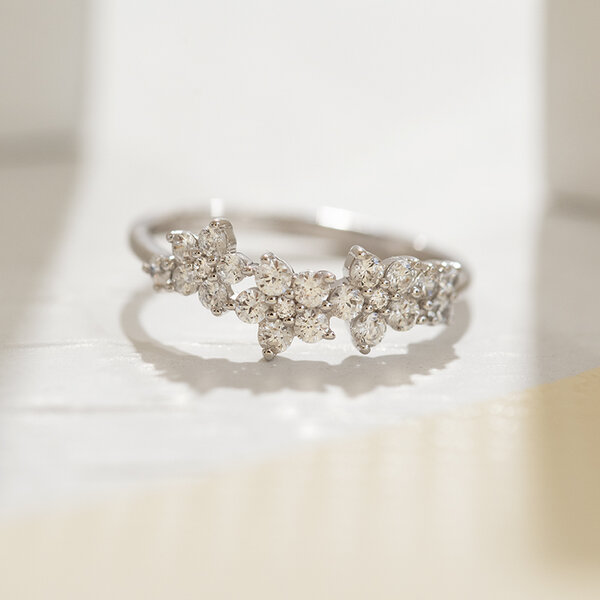 Eppi Ring mit Blumen aus Lab Grown Diamanten Juliet von Eppi