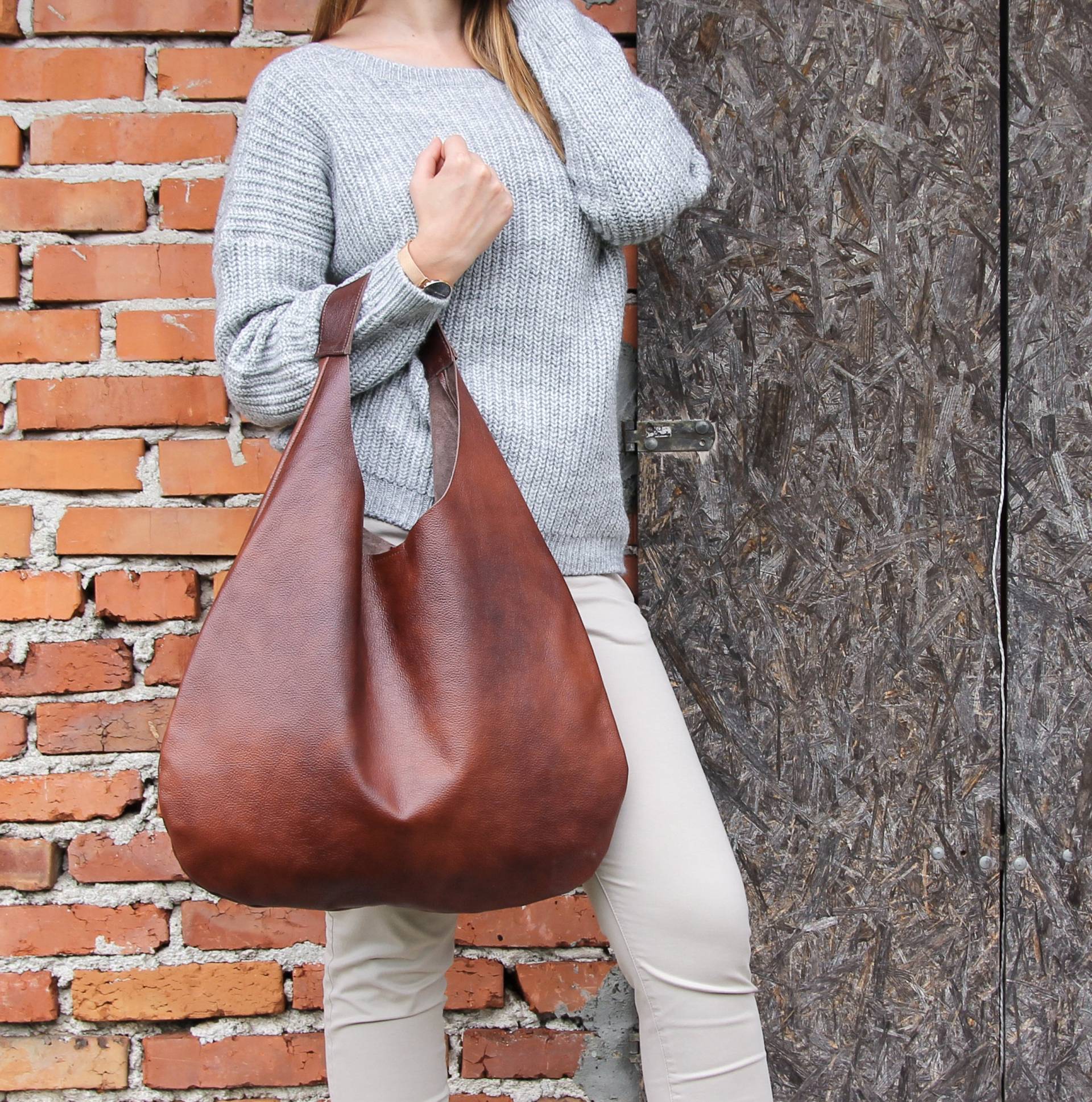 Leder Hobo Tasche - Cognac Brown Oversize Umhängetasche Handtasche Aus Weichem Leder Für Frauen von FlouBag