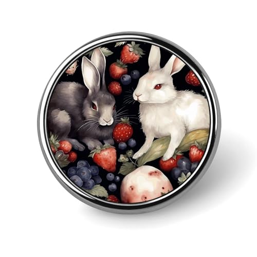 Runde Anstecknadel mit Hasen- und Erdbeermotiv, niedliche Krawattennadel für Hüte, Kleidung, Taschen, einzigartiges Mode-Accessoire, Geschenk für Männer und Frauen, Circular, Aluminium, Kein Edelstein Runde Anstecknadel mit Hasen- und Erdbeermotiv, niedliche Krawattennadel für Hüte, Kleidung, Taschen, einzigartiges Mode-Accessoire, Geschenk für Männer und Frauen, Circular, Aluminium, Kein Edelstein von GHBNK