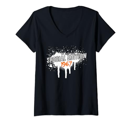 Damen Jahrgang 1967 Geburtstag Design Frauen Männer geboren 1967 T-Shirt mit V-Ausschnitt Damen Jahrgang 1967 Geburtstag Design Frauen Männer geboren 1967 T-Shirt mit V-Ausschnitt von GebGesch 1967 Geburtstag Geschenke