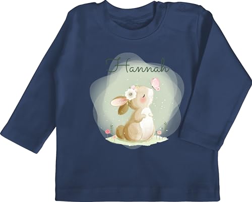 Baby Langarmshirt - Süßer Hase Bunny Rabbit Hasen Kaninchen - 3/6 Monate - Navy Blau - Tshirt Babykleidung Waldtiere Oster t-Shirt personalisierte Geschenke Baby-Geschenke Ostern häschen Shirt von Geschenk mit Namen personalisiert by Shirtracer