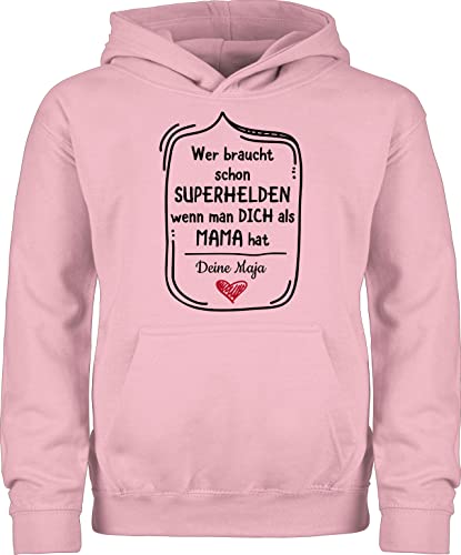 Geschenk mit Namen personalisiert by Shirtracer Kinder Hoodie Jungen Mädchen - Wer braucht Superhelden - wenn Man Dich als Mama hat - 116 (5/6 Jahre) - Hellrosa - mom superheld Pulli Muttertag für von Geschenk mit Namen personalisiert by Shirtracer