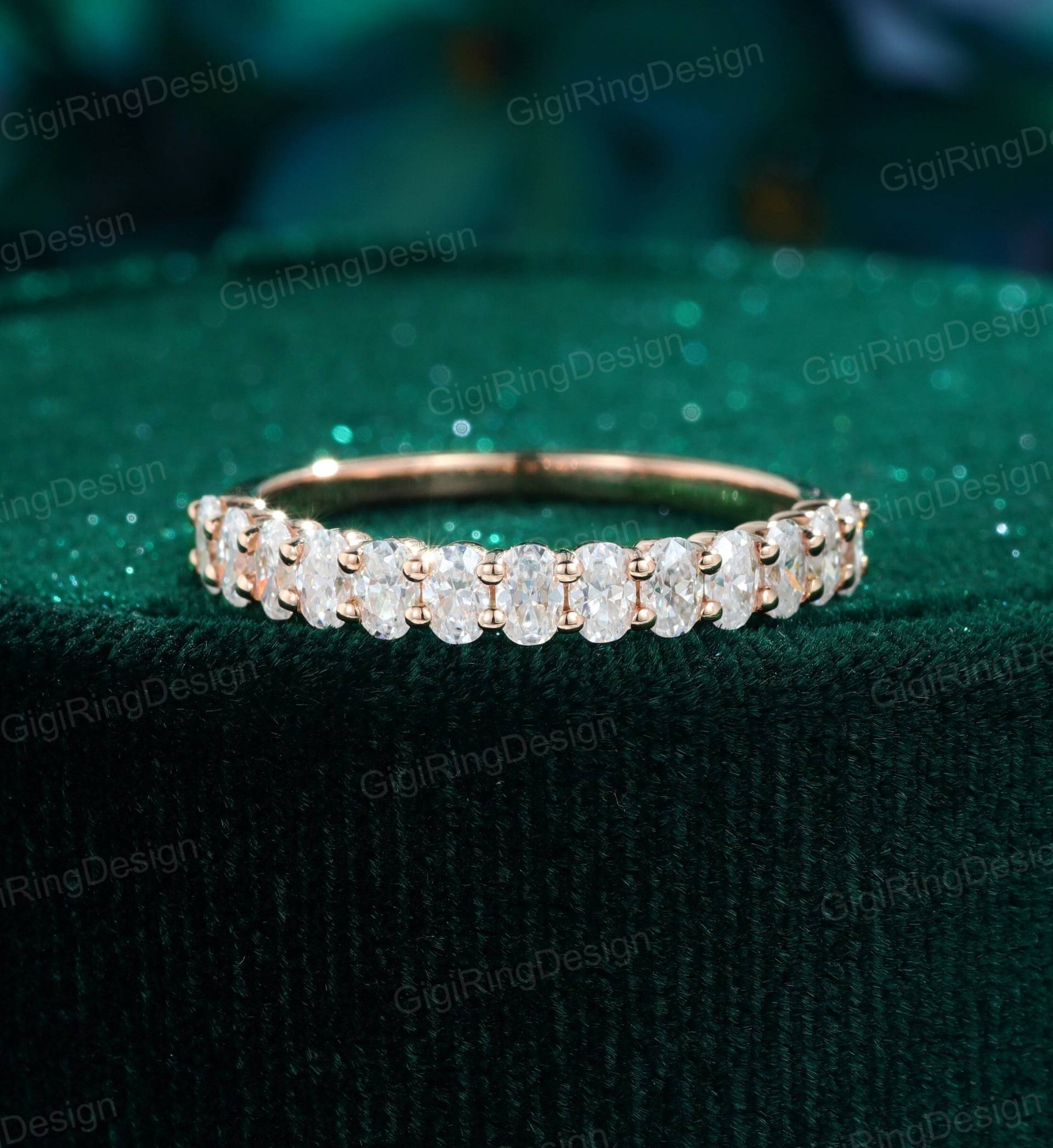Ovaler Moissanit Ehering Ring Vintage Unikat Roe Gold Zarte Braut Stapelring Brautschmuck Für Sie von GigiRingDesign