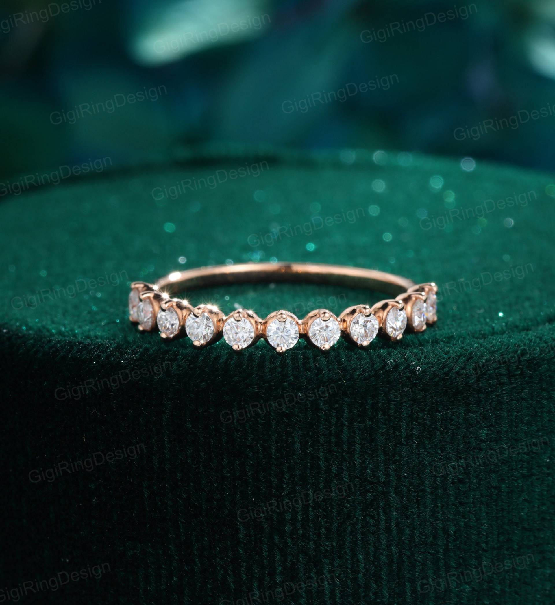 Rosegold Hochzeitsband Damen Moissanit Unikat Zarte Zierliche Stapeln Passender Ring Braut Jahrestag Geschenk von GigiRingDesign