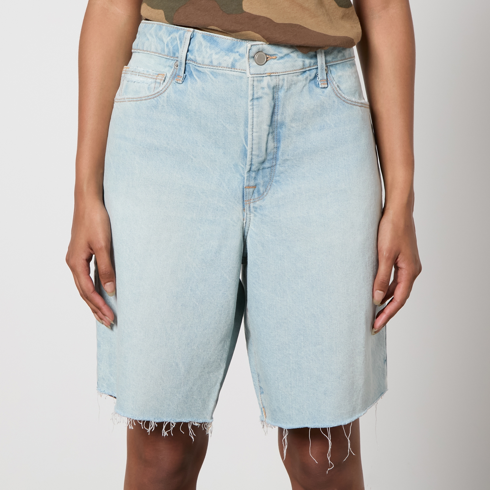 Good American Denim Bermuda Shorts - US 10/UK 14 von Good American