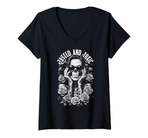 Damen Tatted And Toxic Gothic Tattooed Skelett Girl Roses Ink T-Shirt mit V-Ausschnitt Damen Tatted And Toxic Gothic Tattooed Skelett Girl Roses Ink T-Shirt mit V-Ausschnitt von Grandio Design Tattooed Inked Tattoo Artist Gifts