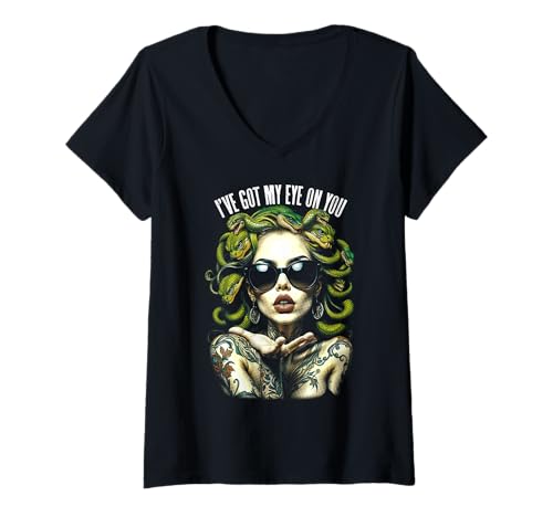 Damen Tattoo Medusa Het My Eye On You Ink Snake Girl Kiss Tattoos T-Shirt mit V-Ausschnitt Damen Tattoo Medusa Het My Eye On You Ink Snake Girl Kiss Tattoos T-Shirt mit V-Ausschnitt von Grandio Design Tattooed Inked Tattoo Artist Gifts