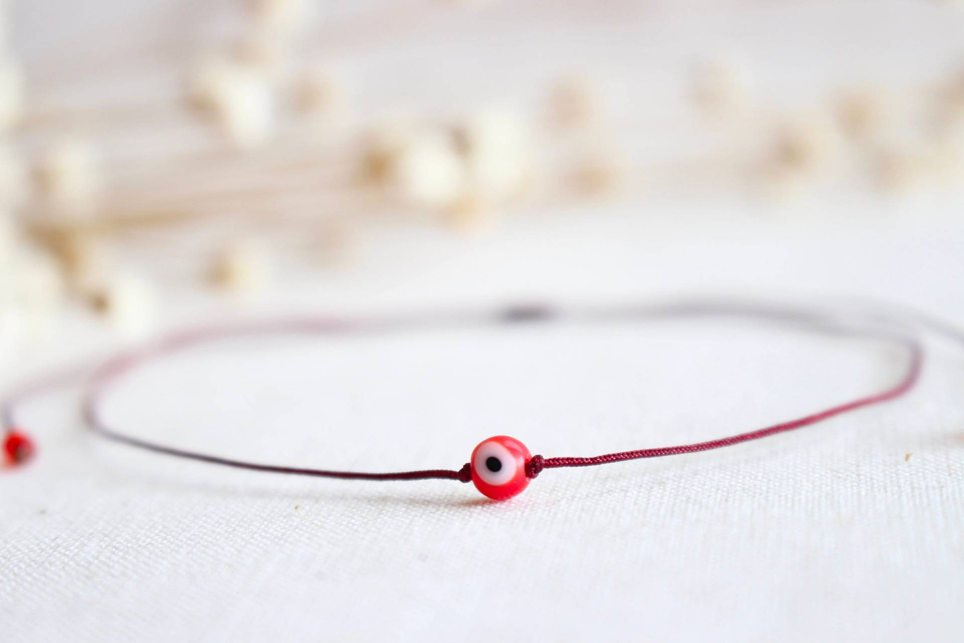 Ultra Slim Kordel Evil Eye Rot Armband/Fußkette - Tinylittlepiecesshop von HannischJewelry