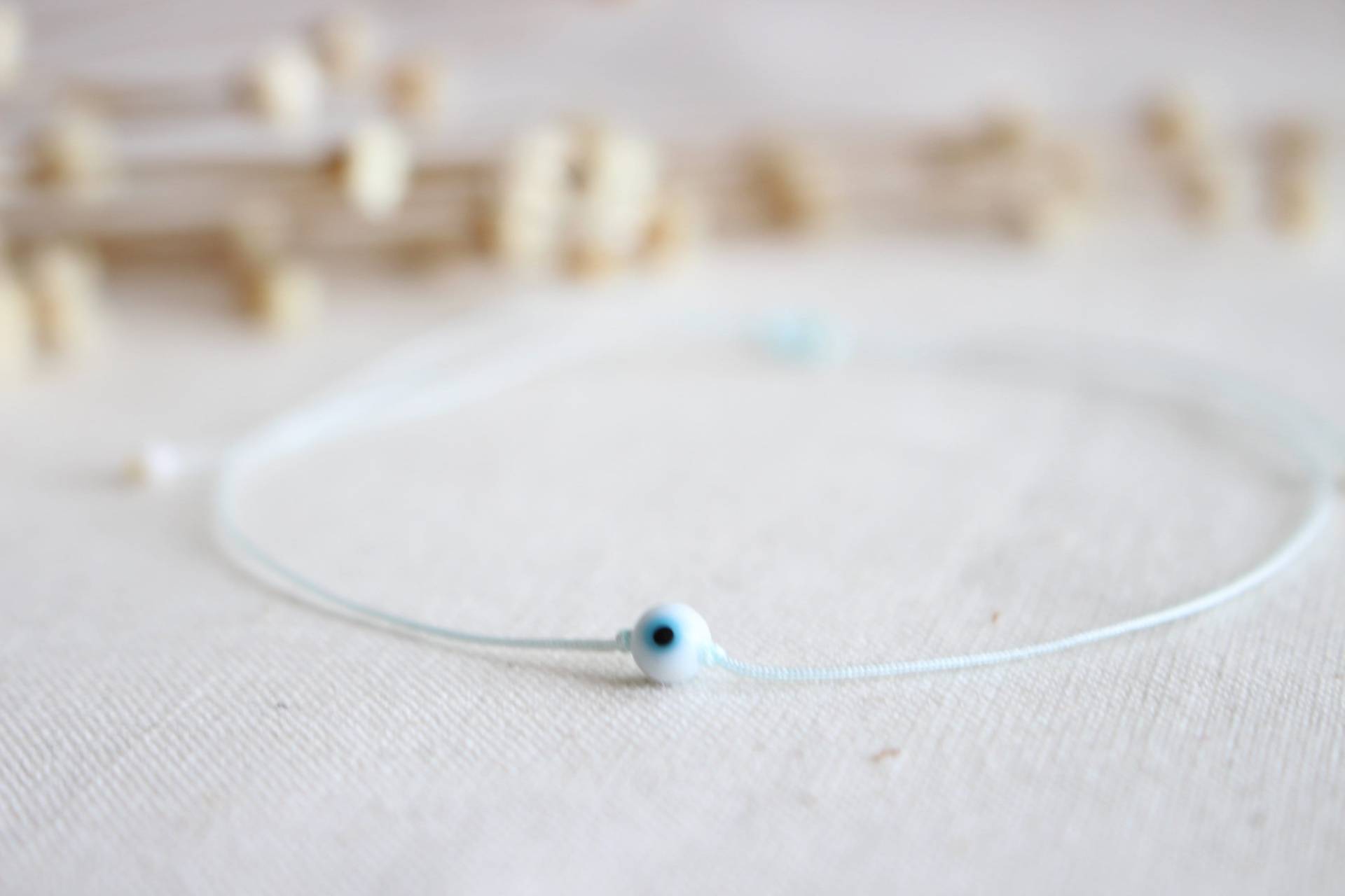 Ultra Slim Kordel Evil Eye Weiß Blau Armband/Fußkette - Tinylittlepiecesshop von HannischJewelry