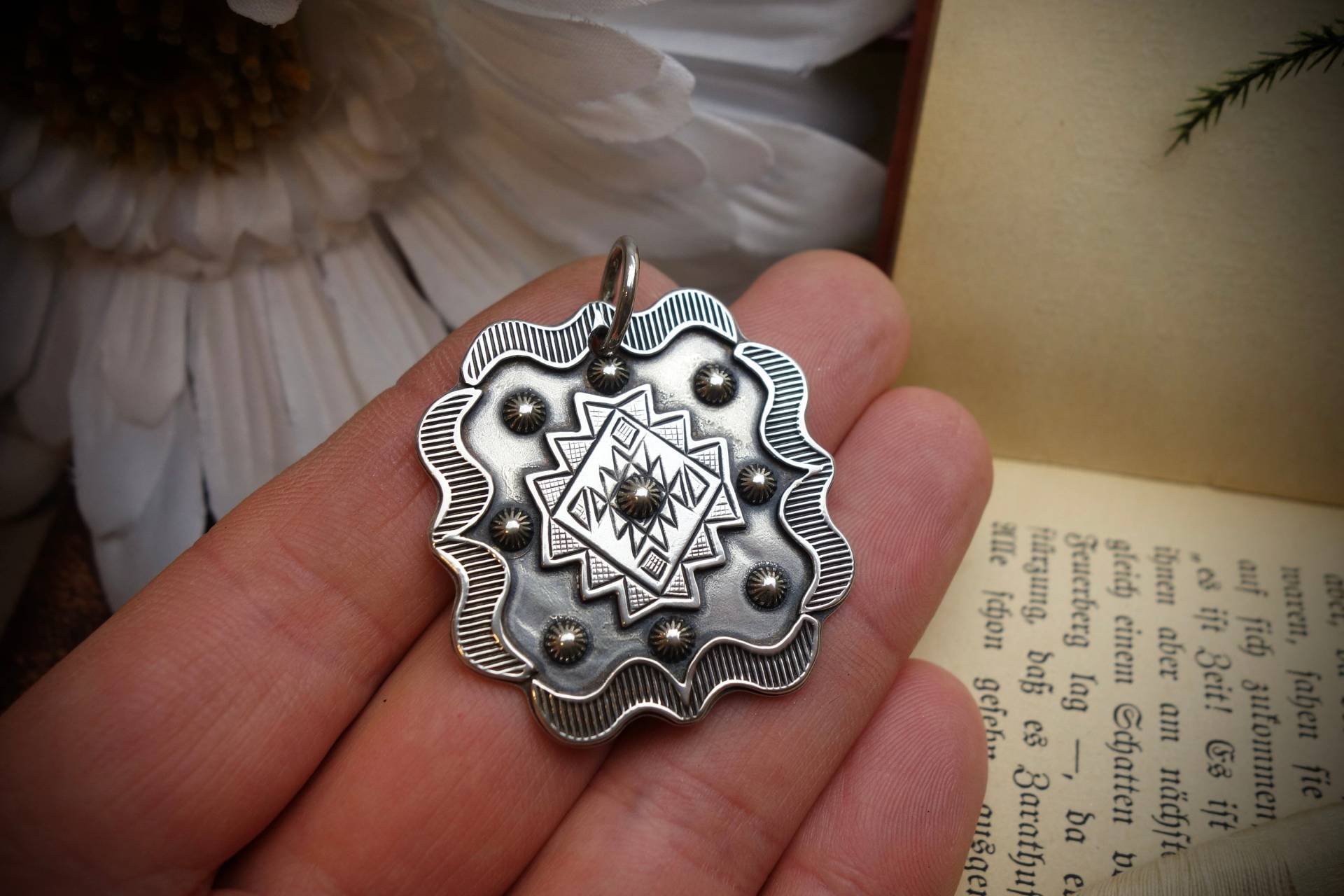 Silver Pendant ‚Southwest Dream', 925 Sterling Silver, Handmade, Concho, Hand Engraving von HatmakerJM