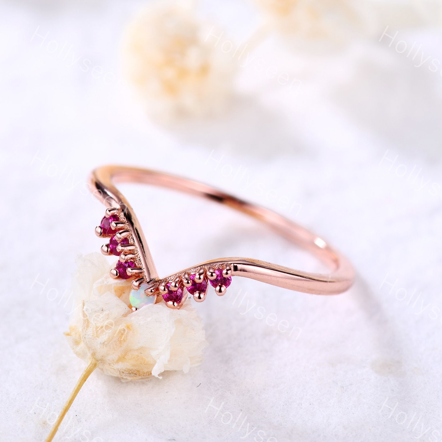 Curve Opal Pink Turmalin Rose Gold Ehering Chevron Verlobungsring Silber 14K V Form Braut Statement Stapelring von Hollyseen