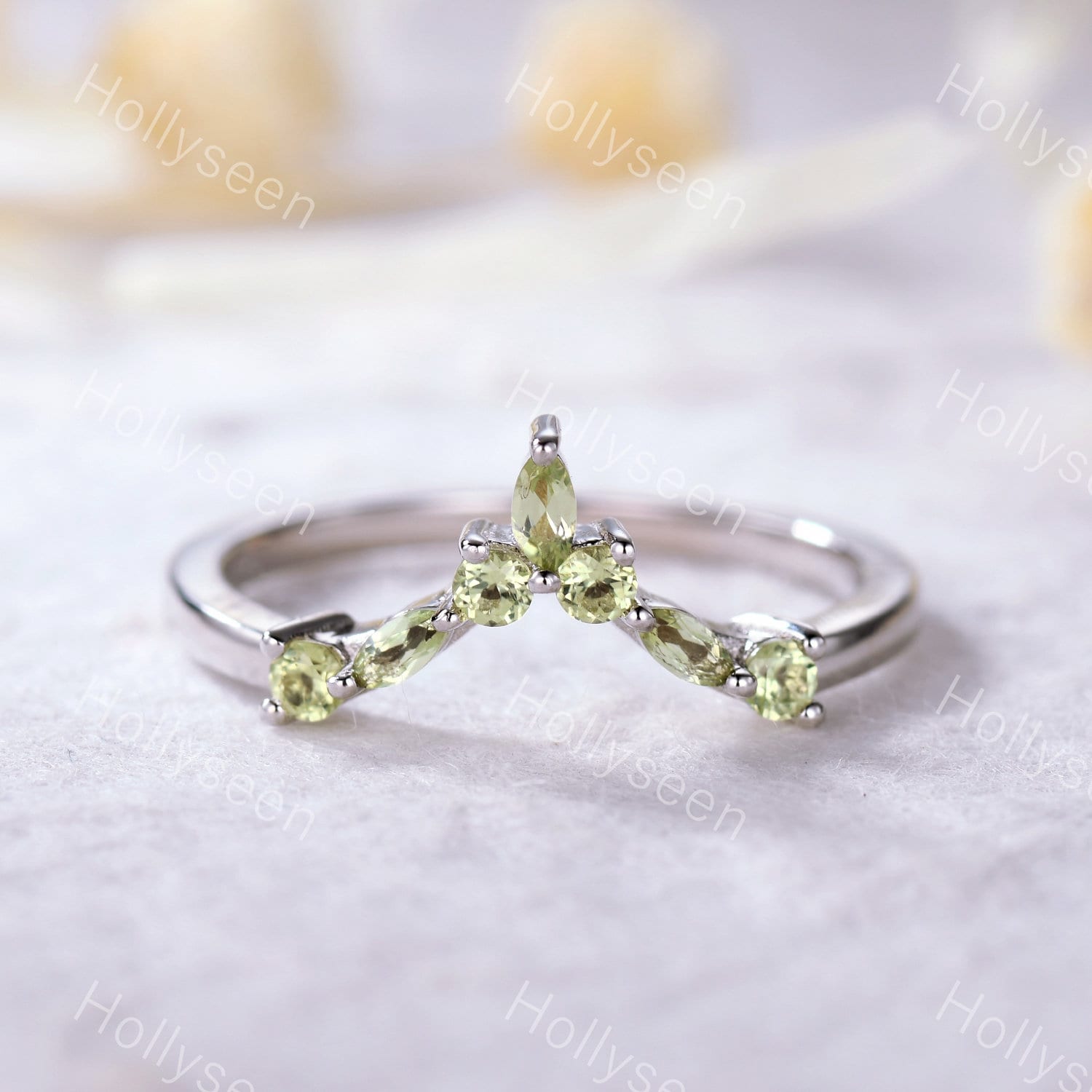 Peridot Ehering Geschwungener Weißgoldring Vintage Marquise Verlobungsring Einzigartiger Versprechensring Jahrestagsring Für Sie von Hollyseen