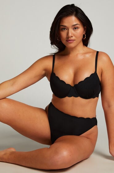 Hunkemöller Wattiertes Bügel-Bikinioberteil Scallop Schwarz von Hunkemöller