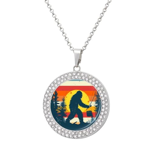 IUBBKI Halskette mit Anhänger Bigfoot Fishing im Vintage-Stil mit Sasquatch-Anhänger für Damen, runde Diamant-Halskette, Schmuckanhänger IUBBKI Halskette mit Anhänger Bigfoot Fishing im Vintage-Stil mit Sasquatch-Anhänger für Damen, runde Diamant-Halskette, Schmuckanhänger von IUBBKI