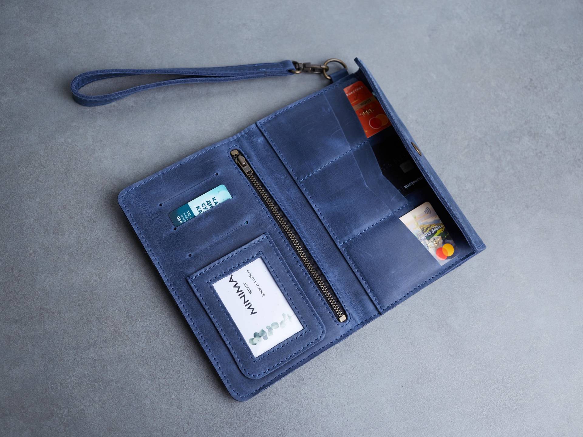 Leder Business Wallet Geldbörse Wristlet Für Männer, Blauer Griff Große Telefon-Männliche Tasche, Reise-Leder-Mappen-Kupplung Weihnachtsgeschenk von InCarneLeather