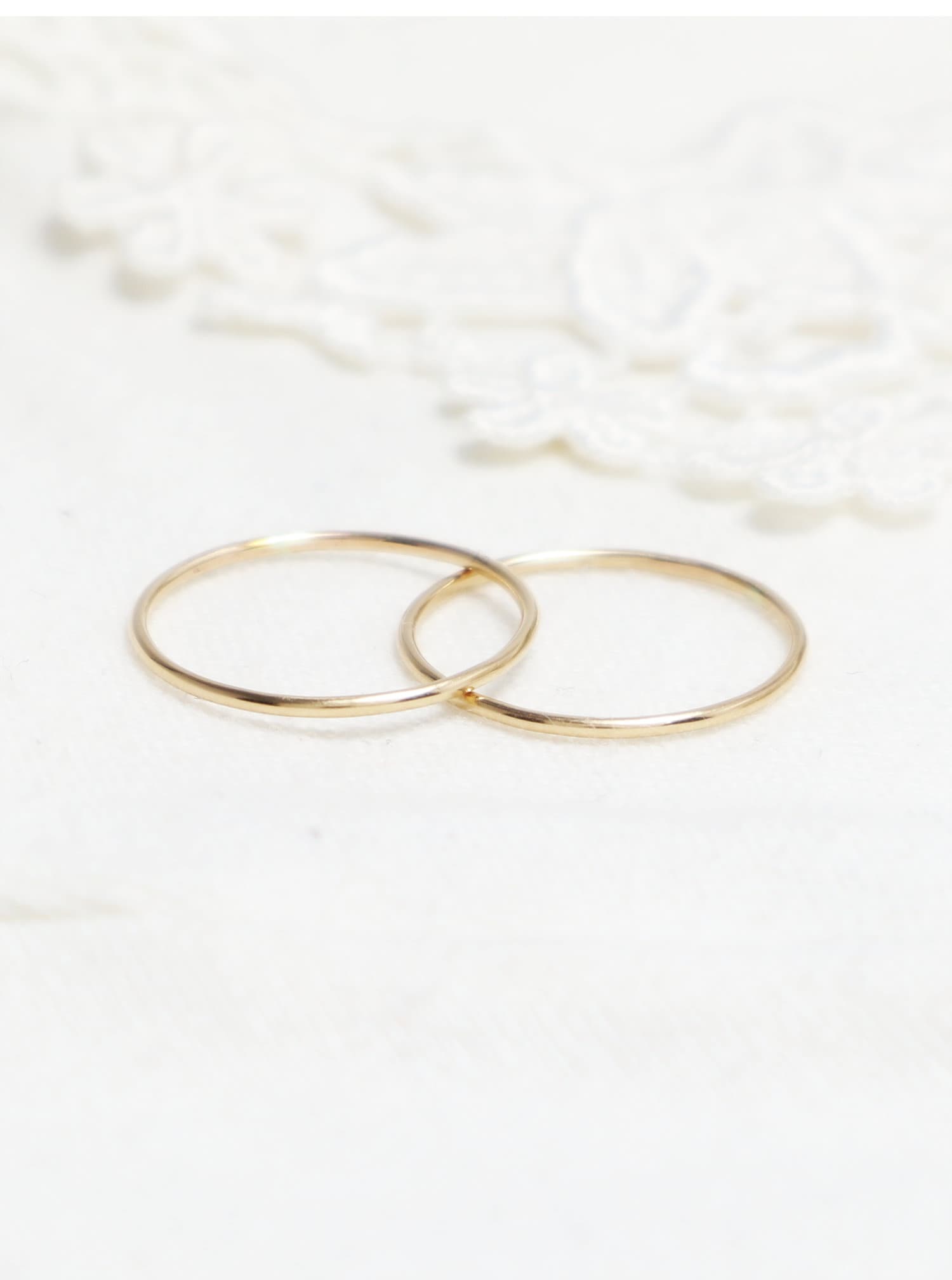 Super Dünner Goldring 2Er Set, Goldringe Für Frauen, 14K Gold Filled, Einfaches Stapeln Zierlicher Zarter Ring, Knöchelringe | Stille Ringe von IrresistiblyMinimal