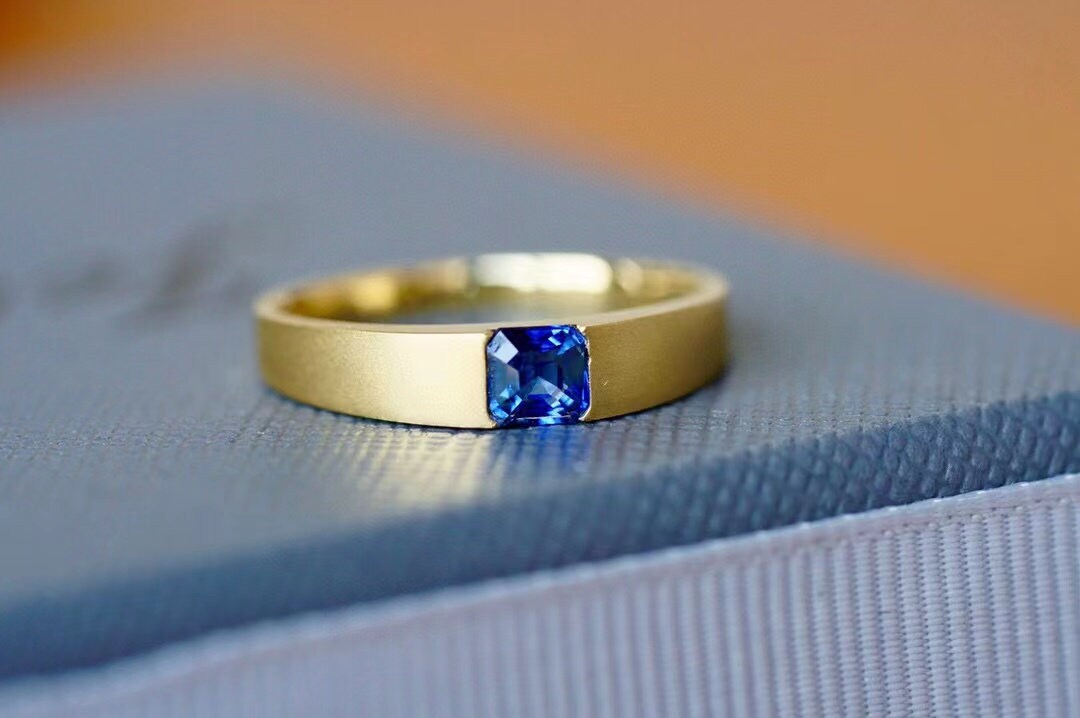 Blauer Saphir Ringe, 18K Gold, Geburtsstein Geschenk Schmuckset, Natürlicher Blauer Ring, September, Hochzeit von JMgemsDesign