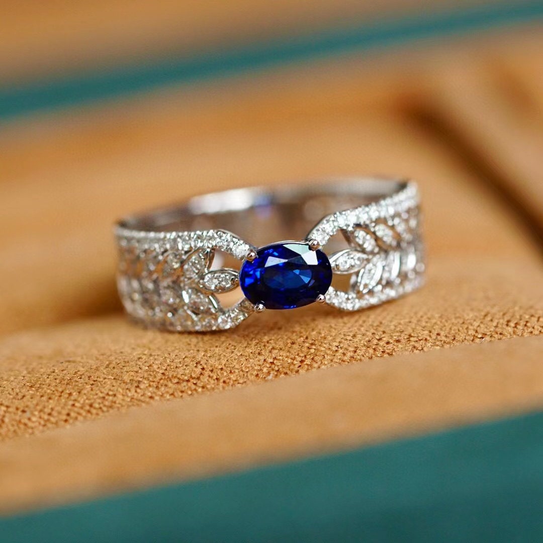 Diamondnatrual Blauer Saphir Ring Aus 750Er Gold | Ovaler Geschenk Zum Muttertag Jahrestag Ehering von JMgemsDesign