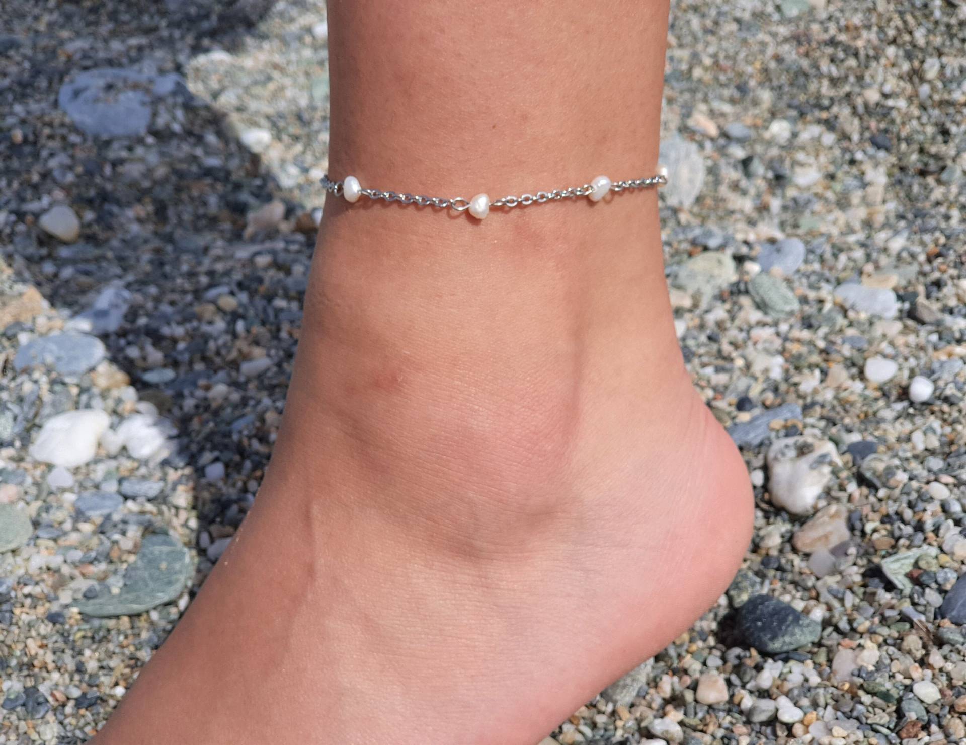 Weißes Perle Fußkettchen, Silber Gold Edelstein Fußkettchen Armband, Strand Sommer Perlen von JewelleryNM