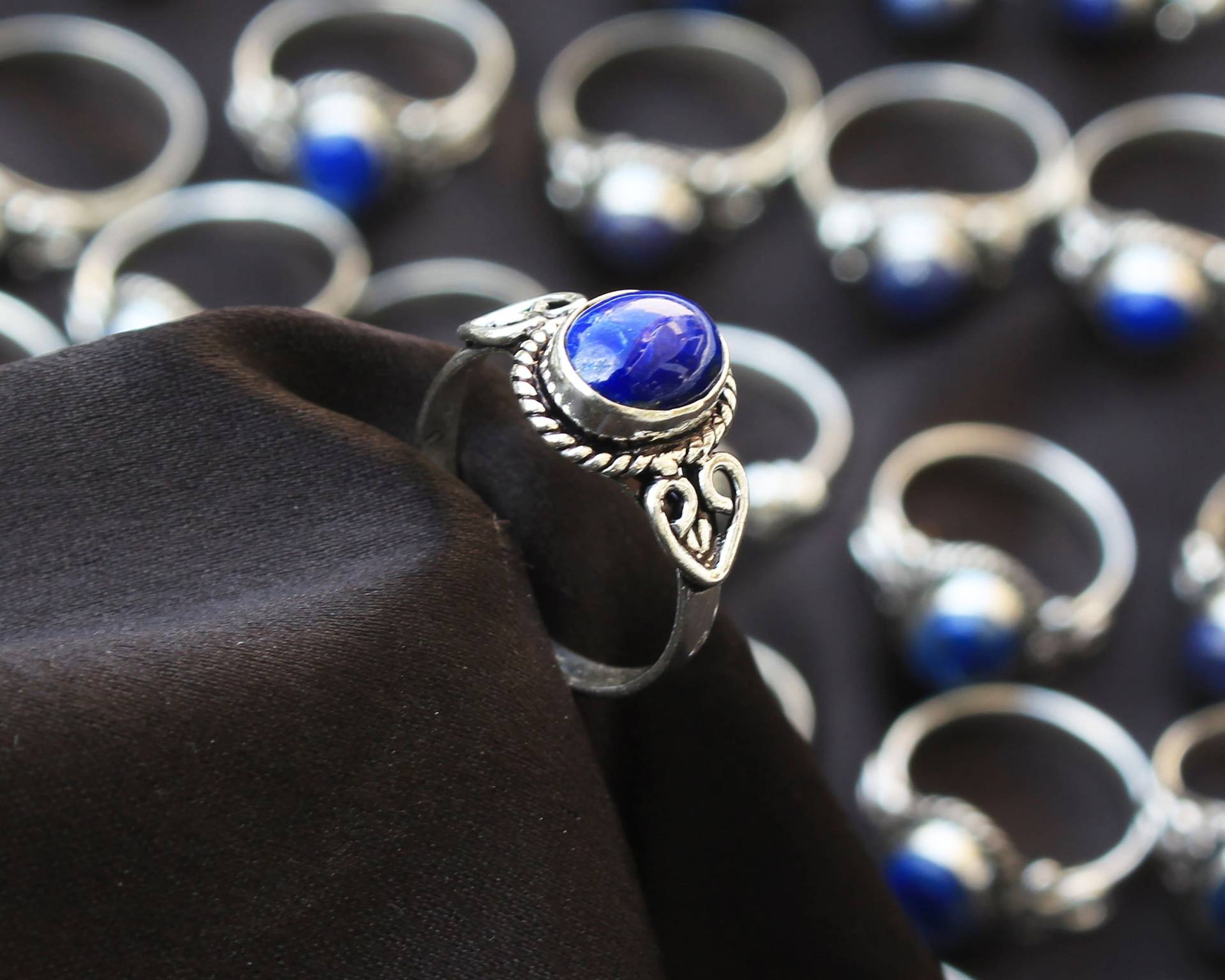 Lapislazuli Kristall Ringe, Handgemachte Hippie Silber Overlay Ringe Für Frauen, Kristallringe, Chunky Boho Geschenk von JewelsHandmadeCo