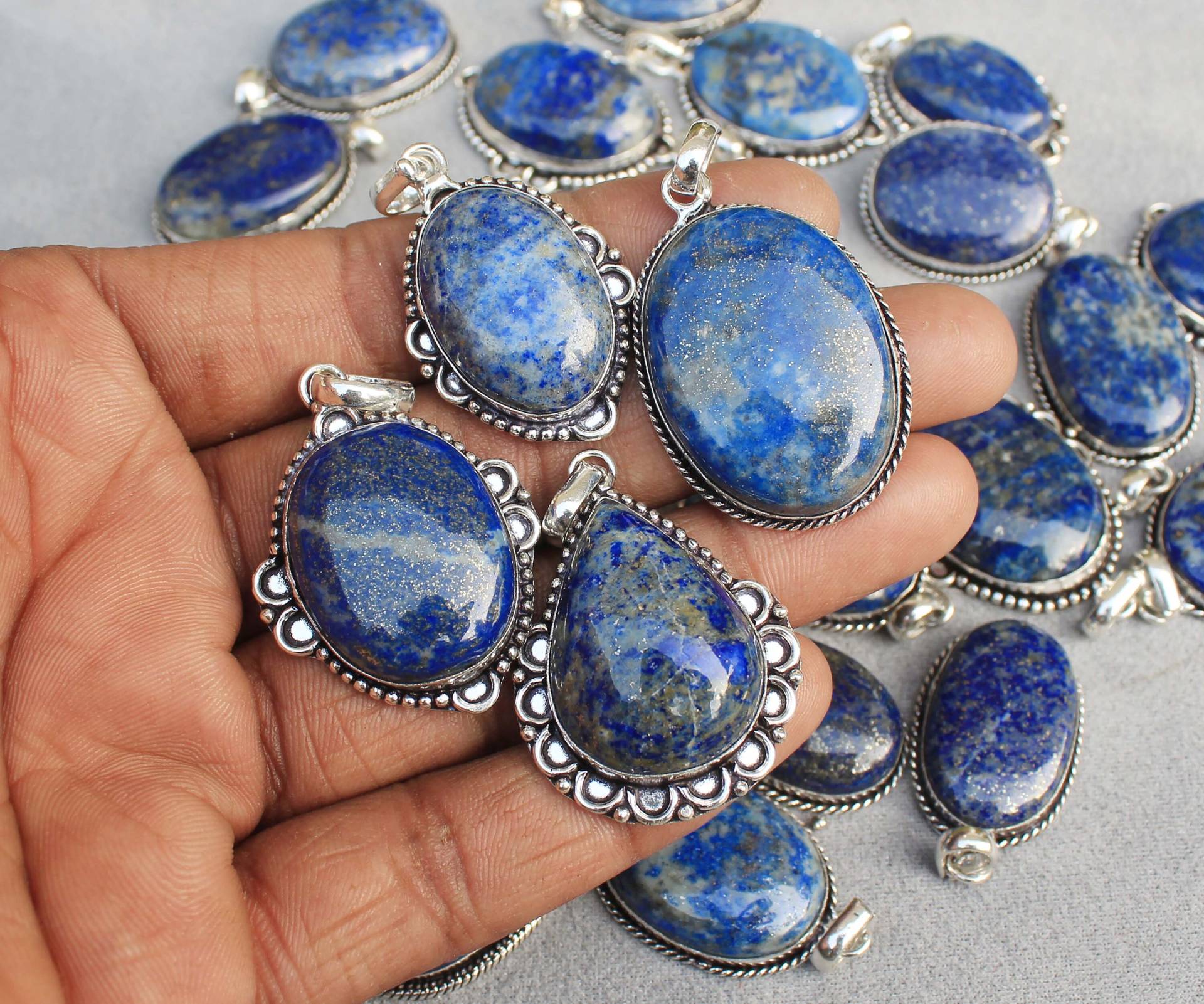 Natürliche Lapis Lazuli Kristall Anhänger Lot, Silber Overlay Handgemachte Halskette Anhänger, Hippie Frauen Schmuck von JewelsHandmadeCo