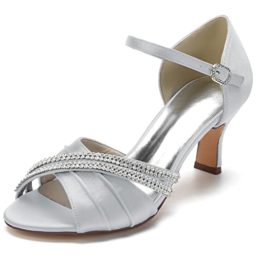 KJCQGQTZ Damen 2,56 '' Pumps Niedrige Kitten Heels Für Abend Hochzeitsschuhe Satin Peep Toe Braut Chunky Heel Sandalen Für Frauen Mit Strass Kreuzriemen Knöchelschnalle,Silber,37 EU von KJCQGQTZ