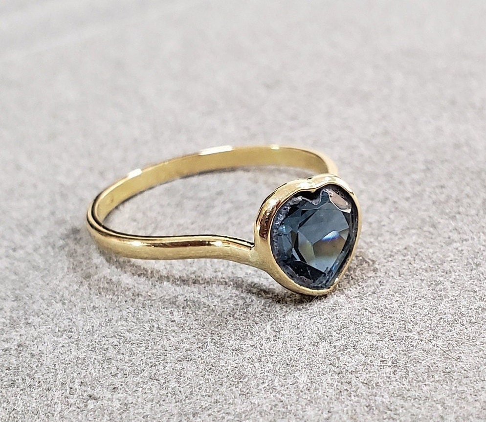 London Blau Topas 14K Solid Gold Ring, Herz Form, Statement Valentinstag Geschenk, Liebe Schmuck, Geschenk Für Sie von KJEWELRYACCESSORIES