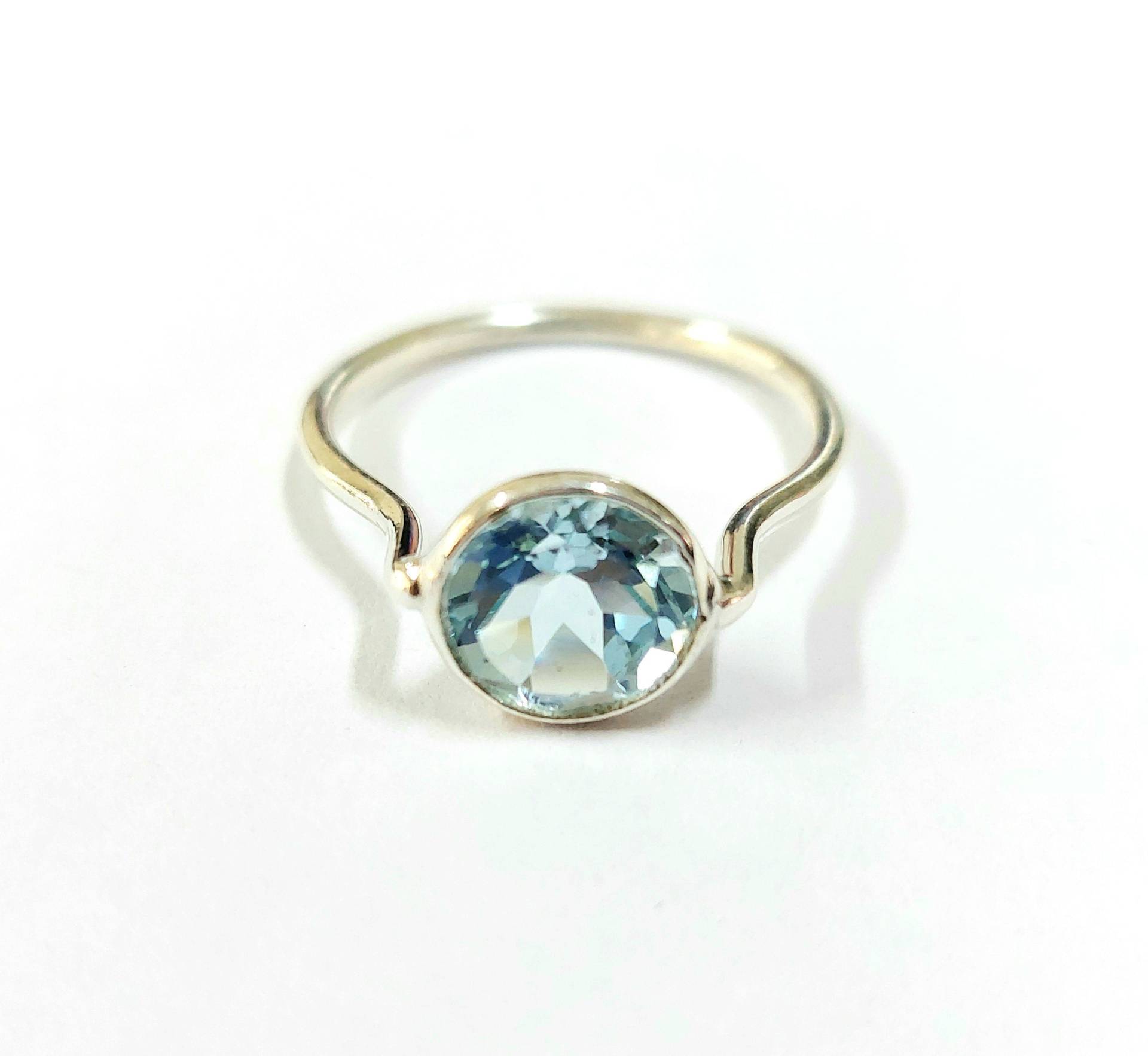 Natürlicher Runder Himmelblauer Topas 925 Silber Frauen & Mädchen Ring, Handgefertigter Frauenring/Solitärring Silberschmuck/Geschenk Für von KJEWELRYACCESSORIES