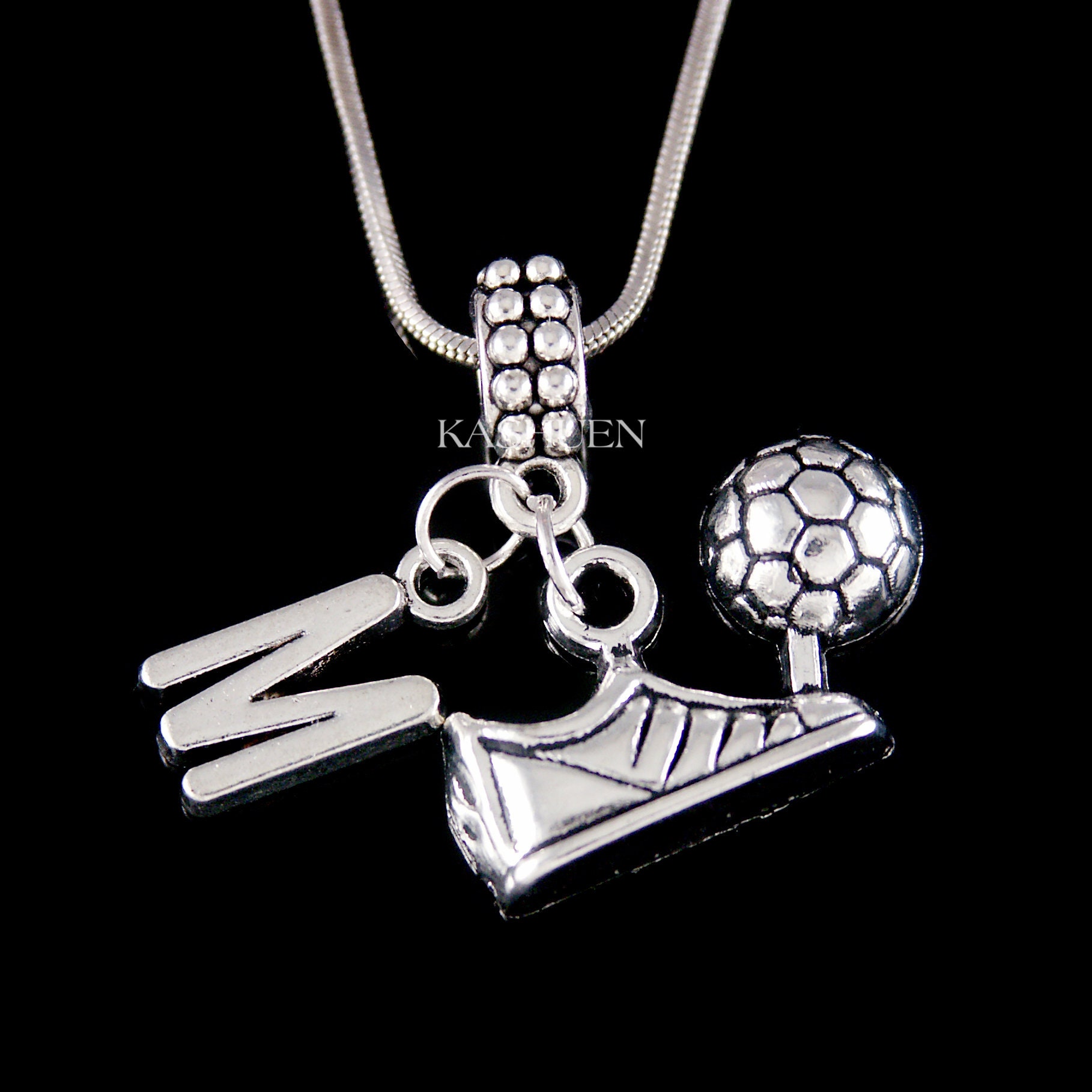 Personalisiertes Initial-Fußballspieler-Geschenk Für Mädchen Und Frauen, Fußball-Halskette, Sportschmuck, Geschenk Zum 16. Geburtstag, Passend von Kashuen