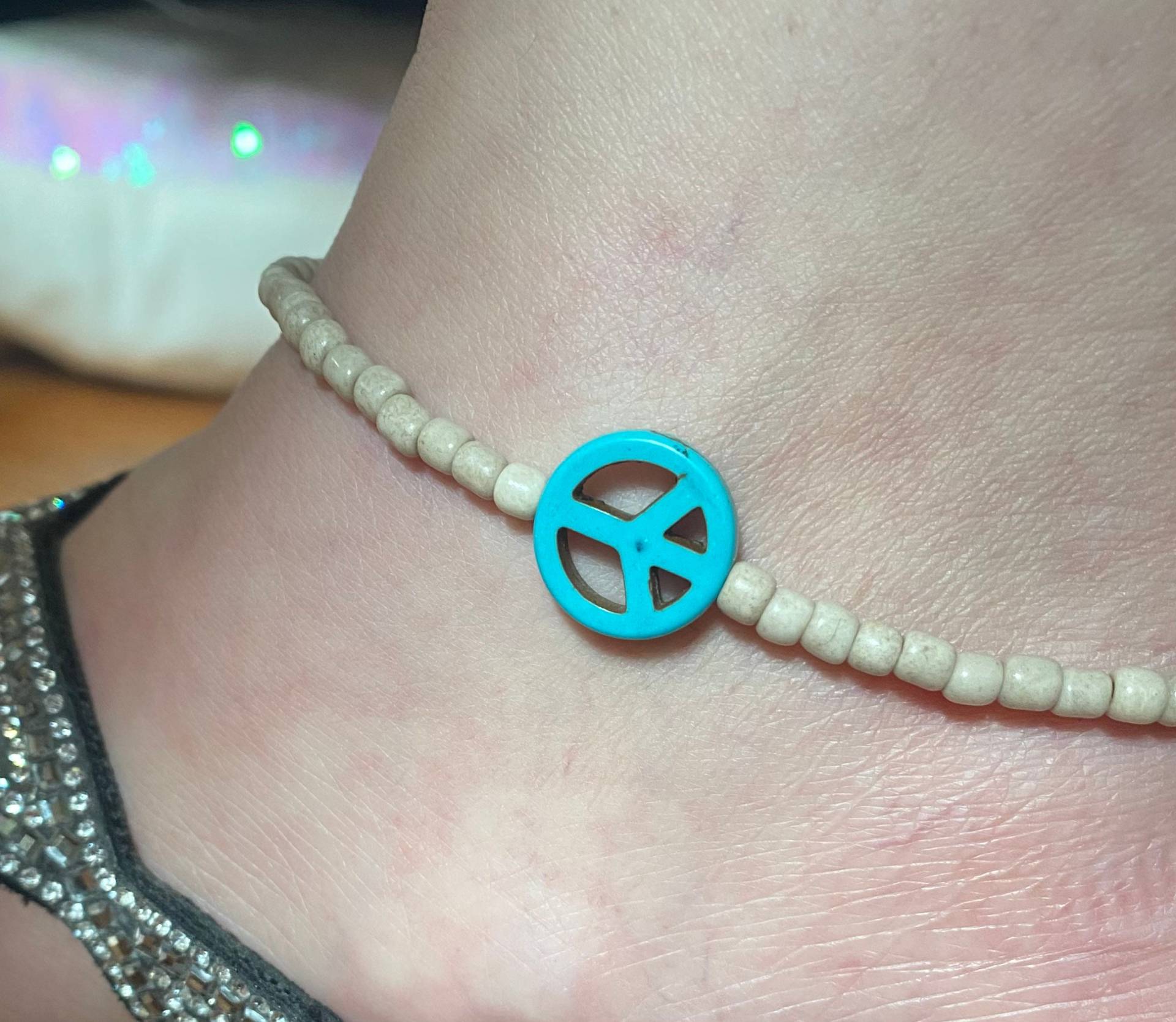 Peace Zeichen Fußkettchen, Armband, Frauen Perlen Geschenk Für Sommer, Türkis Fußkettchen von KristinsKraftStudio