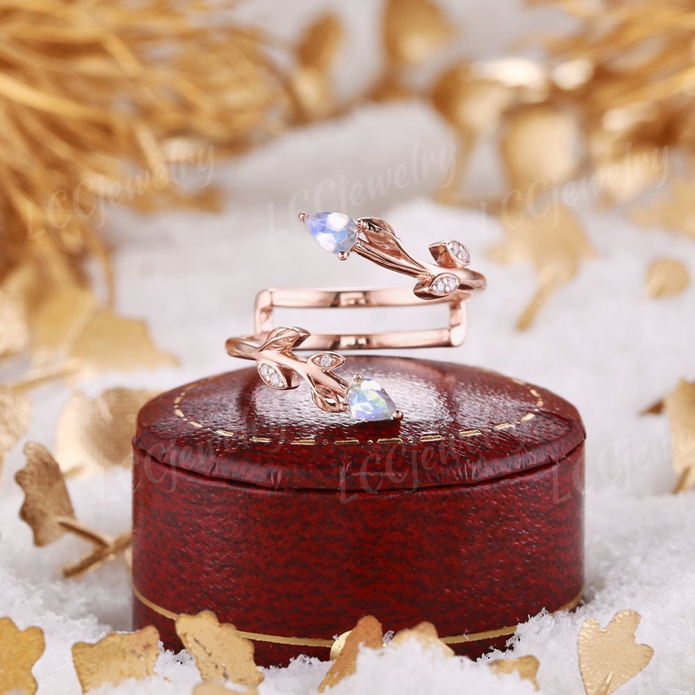 Mondstein-Blatt-Blumen-Enhancer-Ring Einzigartige Blatt-Zweig-Enhancer Hochzeit Band Rose Gold Brautring Vintage Stacking Passende Ringe Für Frauen von LCCjewelry