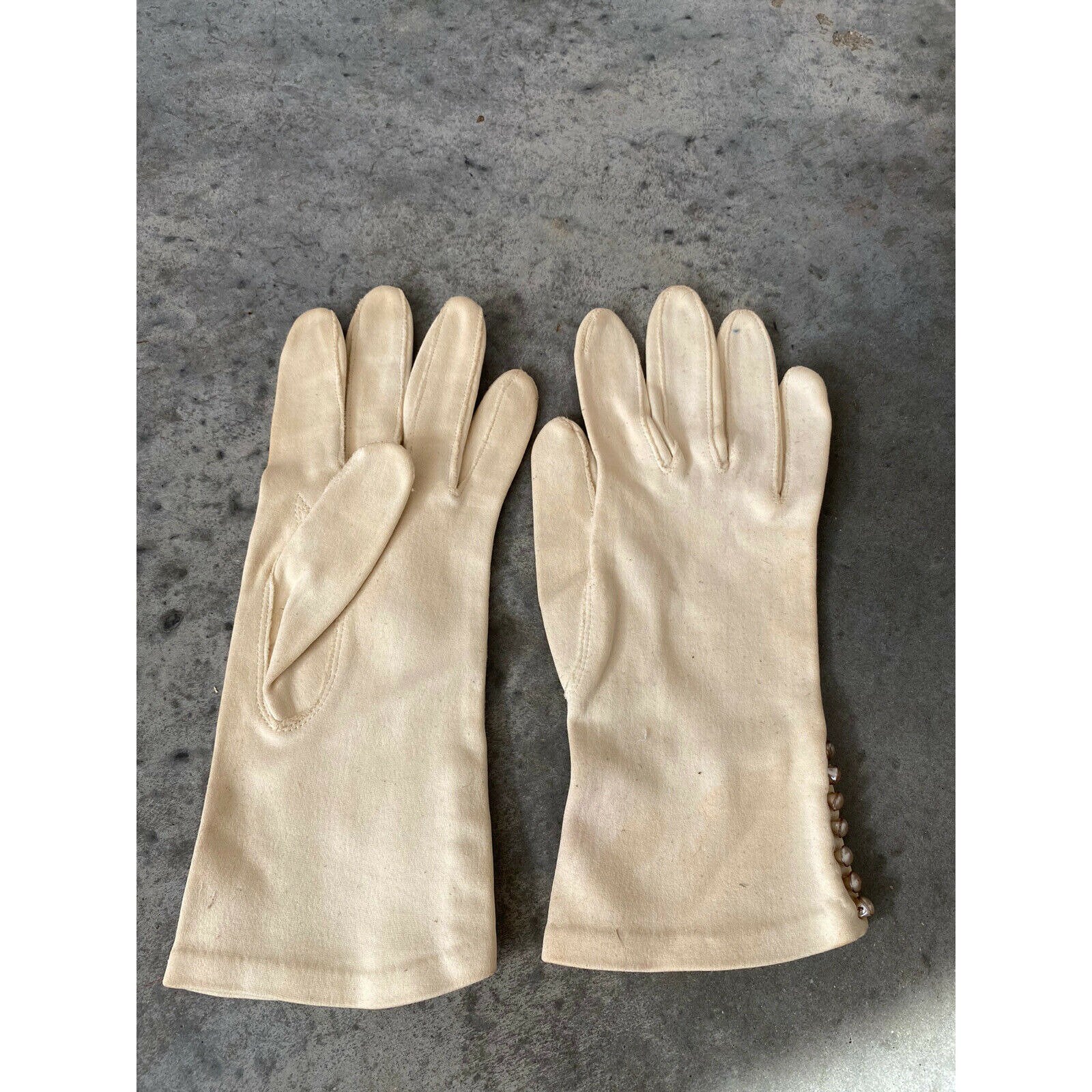 Vintage Handschuhe Damen Creme Elfenbein Perle Mittellang Kunstleder Größe 7 von LaCroisette