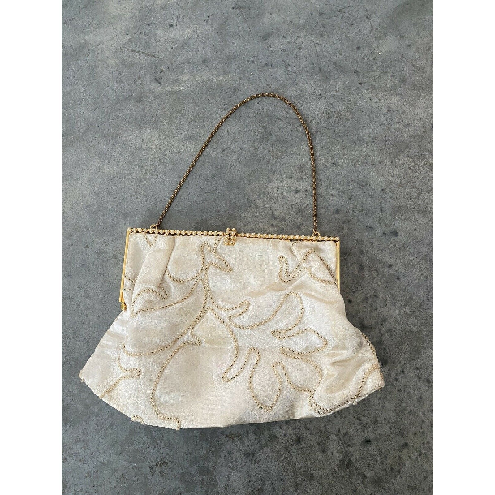 Vintage Satin Geldbörse Bestickt Creme Seide Perle Gold Handtasche 8 "x 6" von LaCroisette