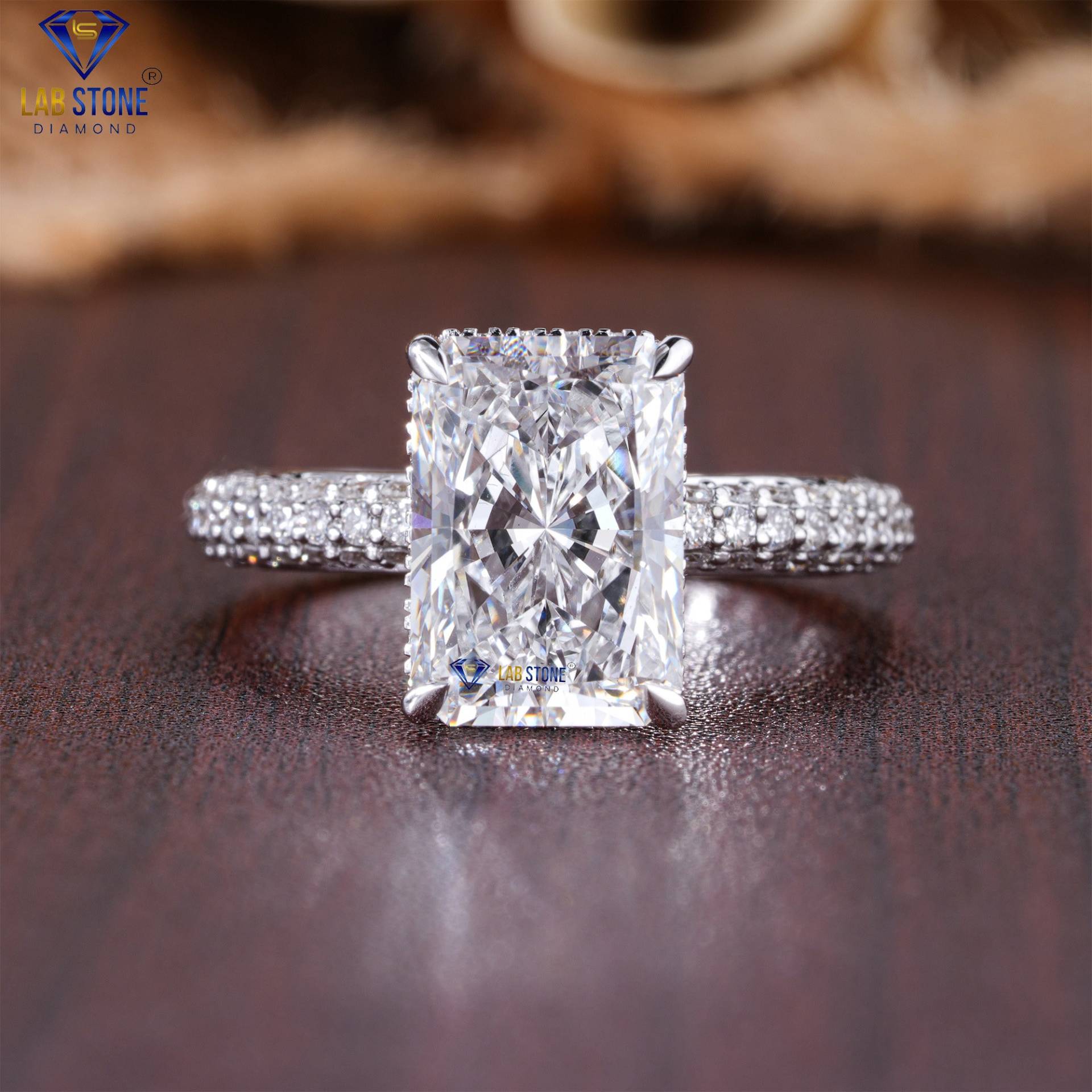4, 92 Tdw Radiant & Round Cut Diamond White Gold Ring Von Lab-stone/Elegance Redefinierter Ef-Vs-Farbe Umfassen Sie Die Brillanz Des Jetzt von Labstonestore
