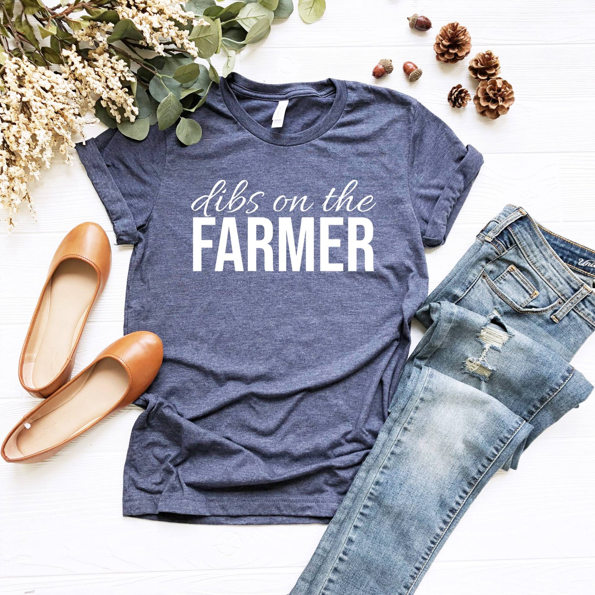 Dibs On The Farmer, Love Farmers Shirt, Farm Frau Girl Freundin Bauernhof von LavenderBluesMarket