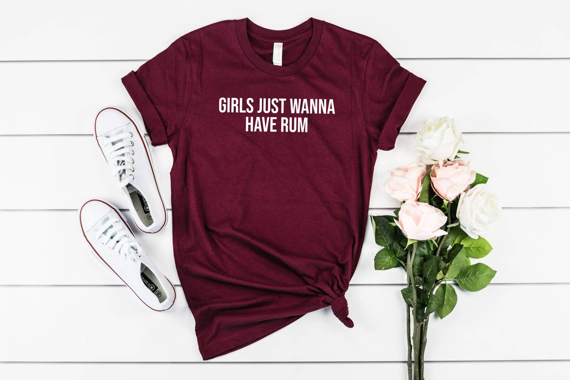 Girls Just Want To Have Rum Shirt, Lustiges Alkohol Trinkshirt, Trinkshirt von LavenderBluesMarket