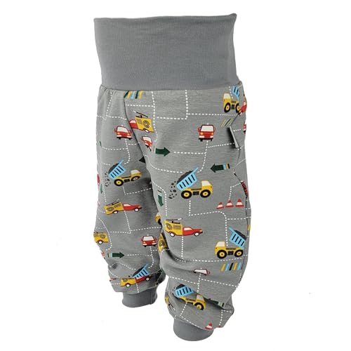 Lilakind“ Baby Kinder Pumphose Baufahrzeuge – Grau mit Baustellen-Motiv – Mitwachshose aus Jersey – Handgemacht – Bequeme Spielhose für Jungen & Mädchen Größe 110/116 Lilakind“ Baby Kinder Pumphose Baufahrzeuge – Grau mit Baustellen-Motiv – Mitwachshose aus Jersey – Handgemacht – Bequeme Spielhose für Jungen & Mädchen Größe 110/116 von Lilakind