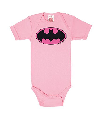 Logoshirt® DC Comics I Batman I Logo Pink I Baby Body Print I Kurzarm I Kleinkind I Mädchen I 100% Baumwolle I pink I Lizenziertes Originaldesign I Größe 86/92 von Logoshirt