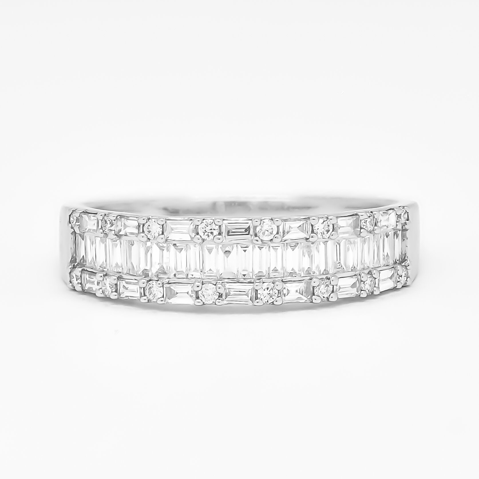 Natürliches Diamantband, 18Kt Gold Half Eternity Statement Band, Zartes Luxuriöses Einzigartiges Diamantband von LuceeDiamonds