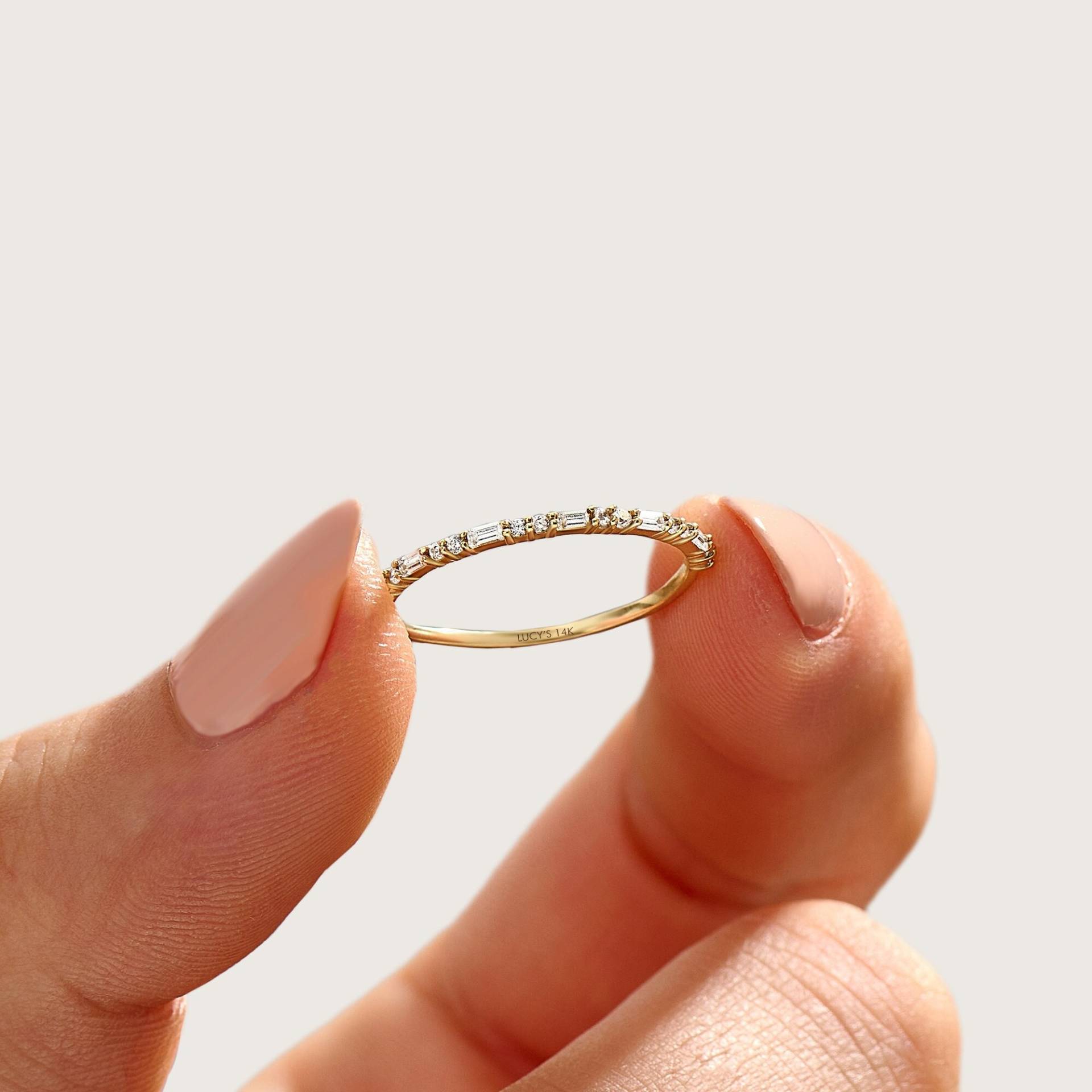 Diamant Minimal Baguette Ehering | Schlichtes Eternity Band Damen Dünner Diamant-Jubiläumsring Zierlicher Stapelring 10K 14K 18K Gold von LucysFineJewelry