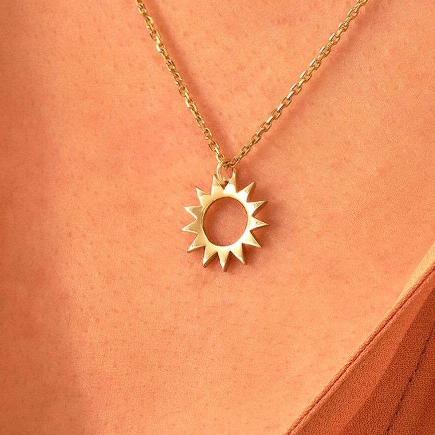 Runder Sonnenanhänger | 14K Solid Gold Minimalist Sunburst Anhänger Vintage Sonnenschein Halskette Kleiner Sonnenstrahl Statement Damen von LucysFineJewelry