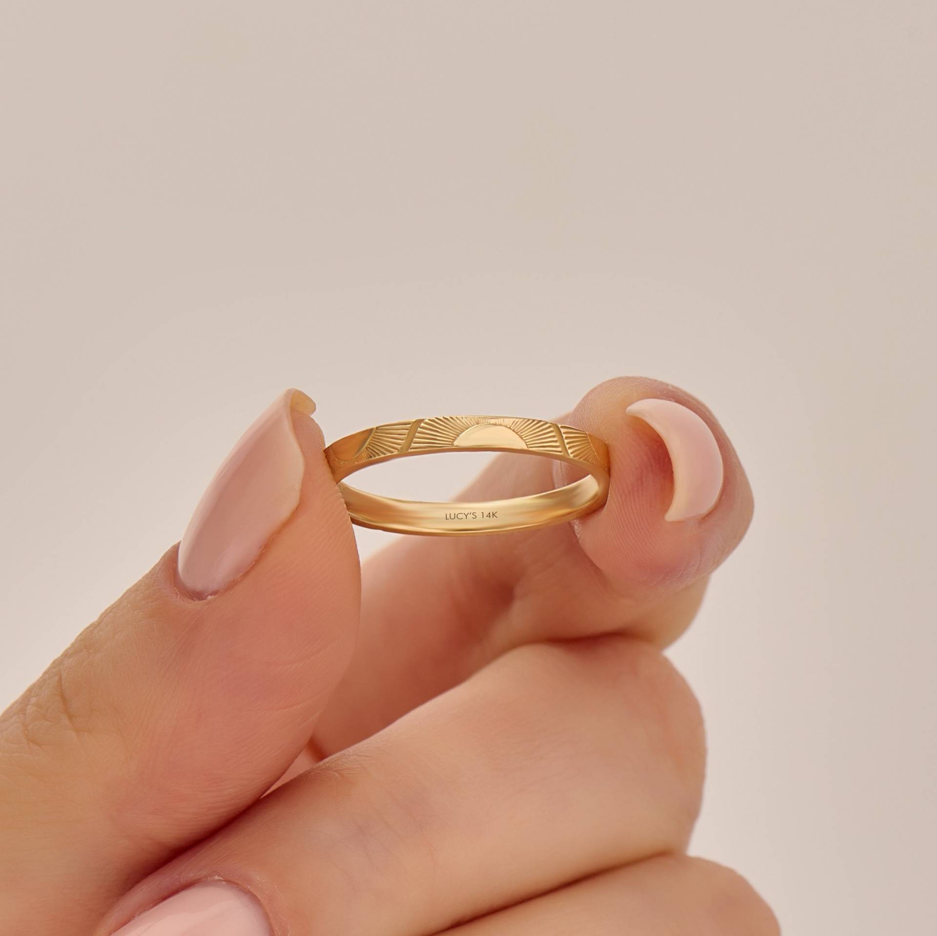 Eleganter Sonnenring 585Er Gold, Für Sie Und Ihn, Herrenring Mit Gravur, Männer Frauen, Passender Ring von LucysFineJewelry